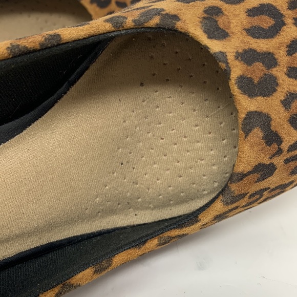 Clarks Illeana Tulip Leopard print leather upper high heel pumps shoes comfort - Picture 5 of 9